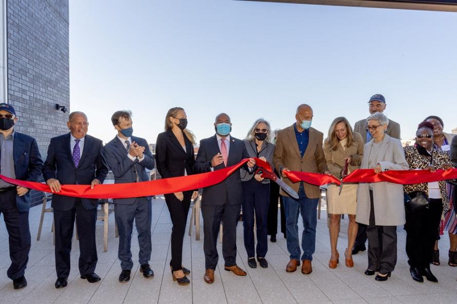 ribbon cutting ceremont at 1490 Southern Blvd