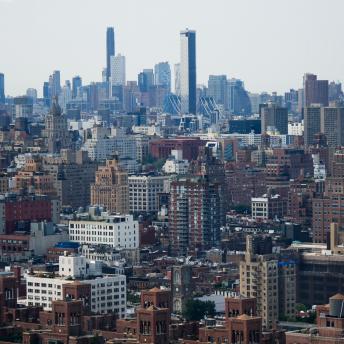 Cityscape image of New York City skyscrapers (Flickr @NYCmayorsoffice)