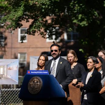 Mayor Zohran Kwame Mamdani makes a housing TRUST announcement at the NYCHA’s Nostrand Houses in Brooklyn. Michael Appleton/Mayoral Photography Office